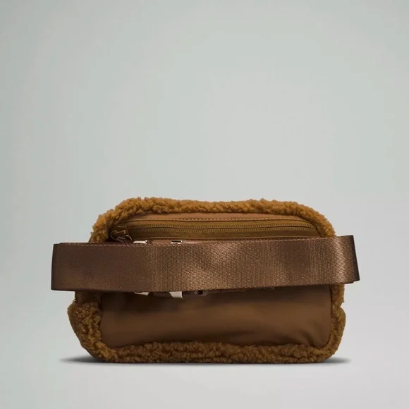 Lululemon Fleece Everywhere Belt Bag - Picture 2 of 9